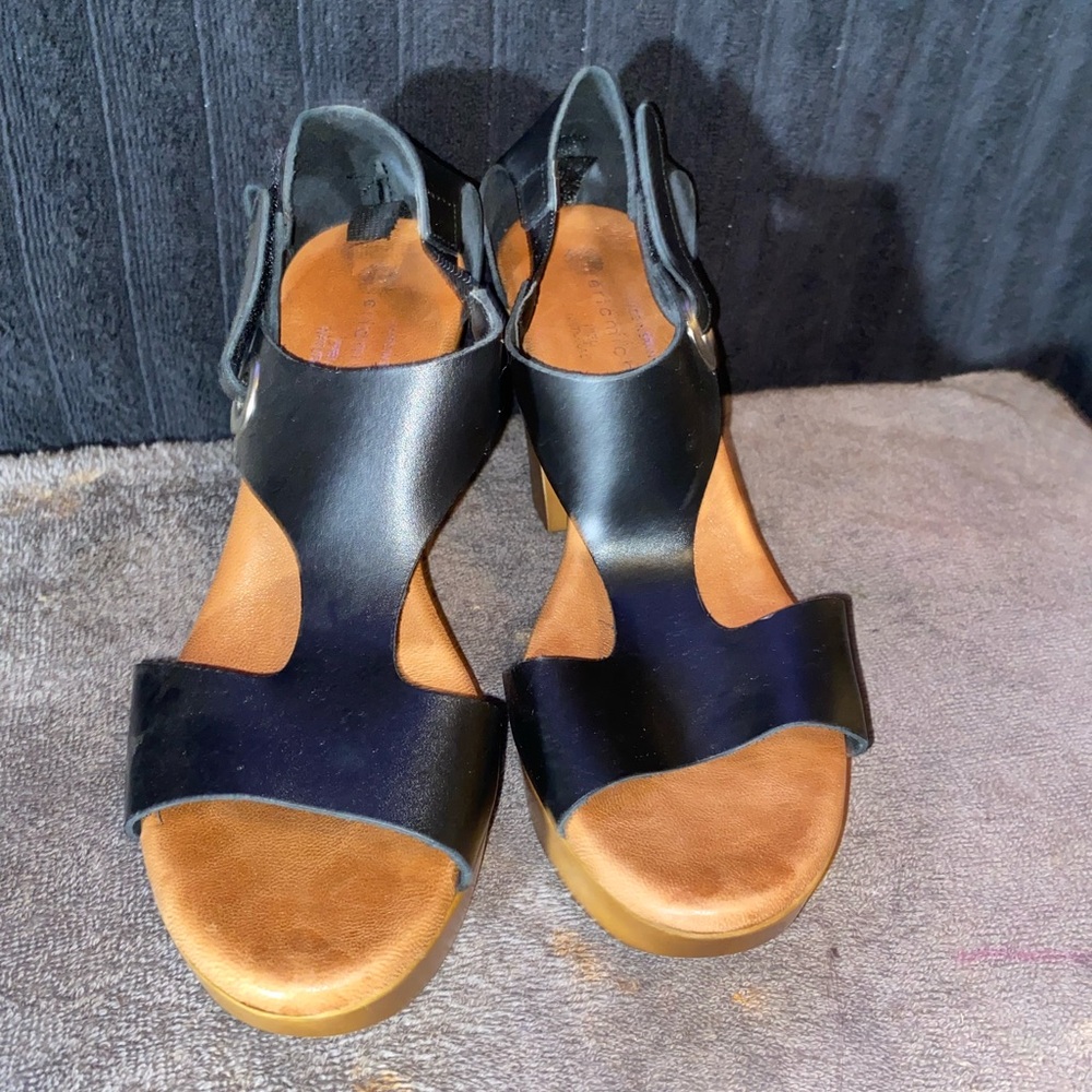 Chelsea-black wedge sandal